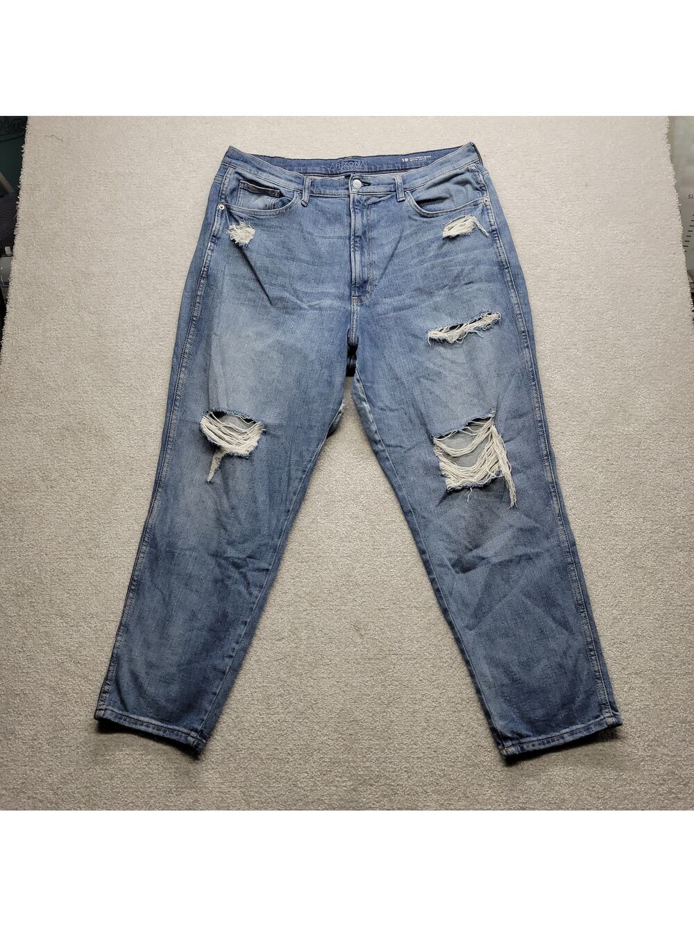 Arizona Jean Co Distressed Boyfriend Jeans Womens Size 19 Light Wash Denim